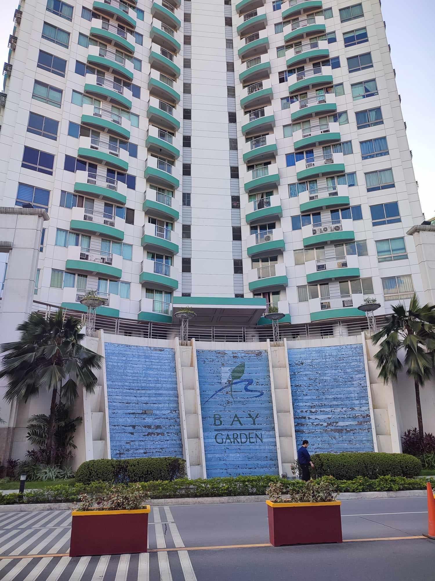 Condominium — photo 1