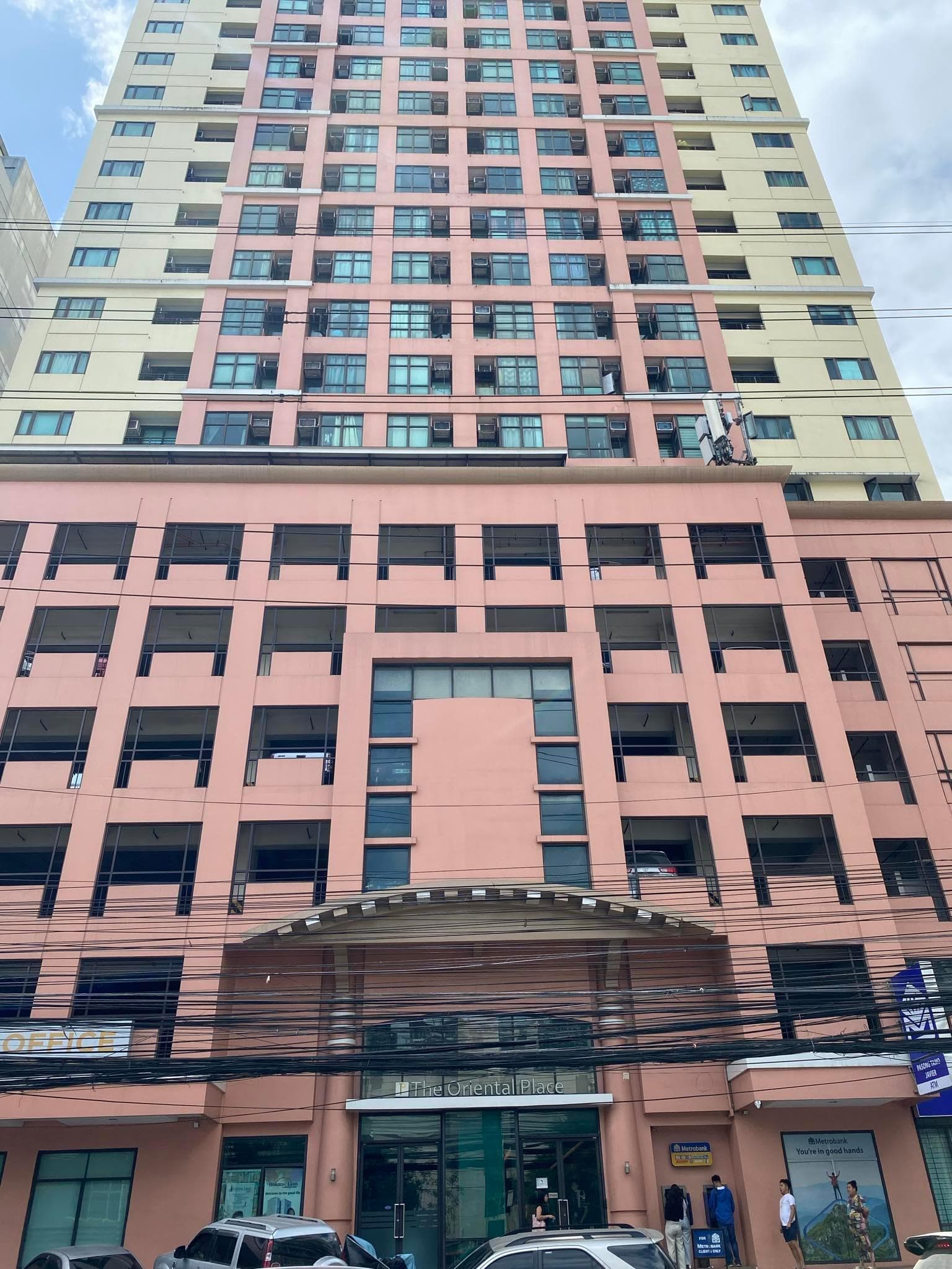 Condominium — photo 1