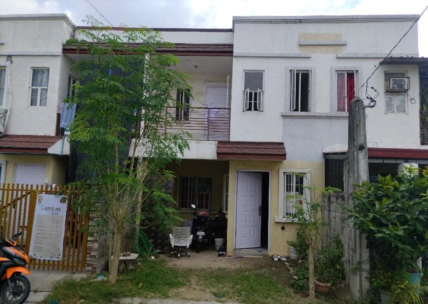 Townhouse — photo 1