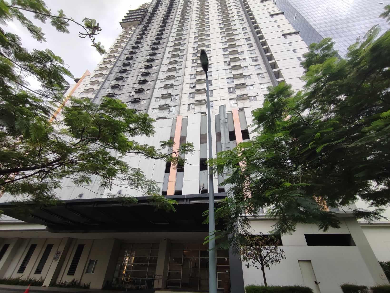 Condominium — photo 1